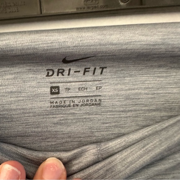 Nike Yoga Ruche Women's Size XS
Diffused Blue 7/8 High Rise Tights - Picture 4 of 5